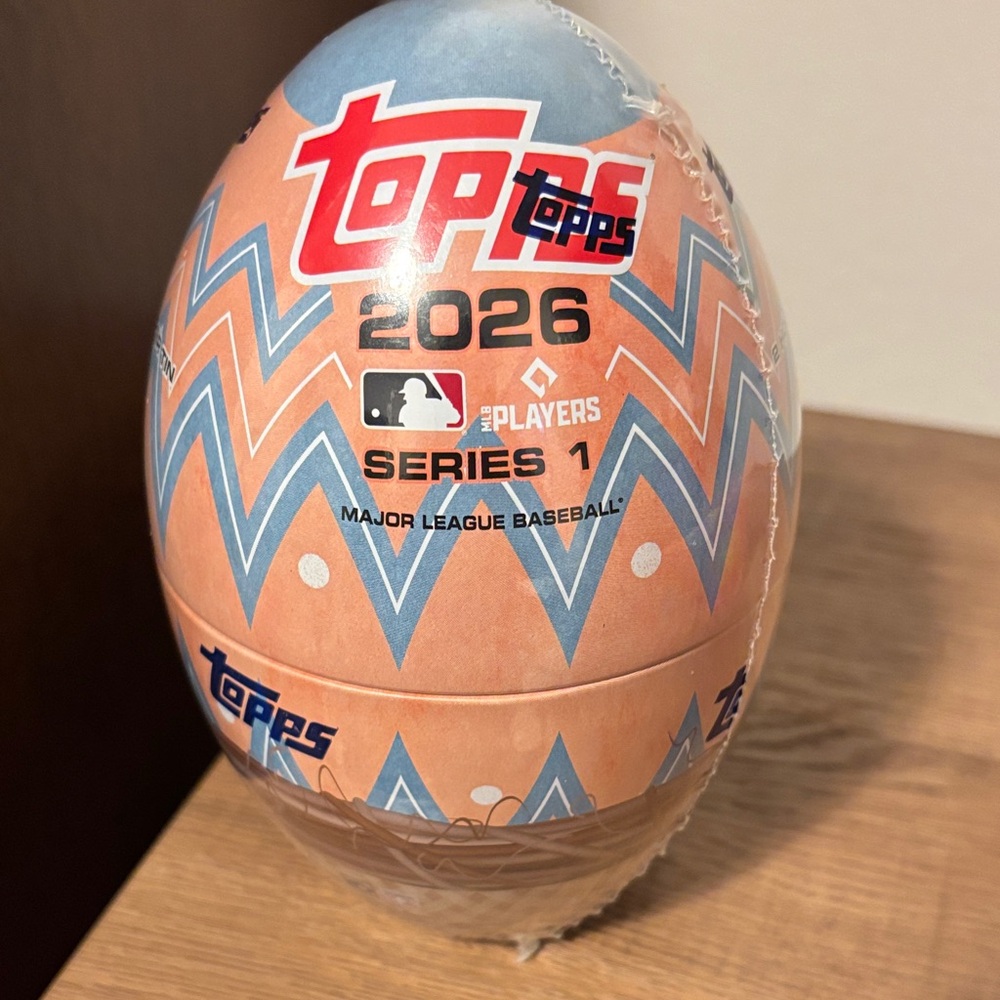 Topps 2026 Collectible Egg - Peach & Light Blue LIMITED EDITION